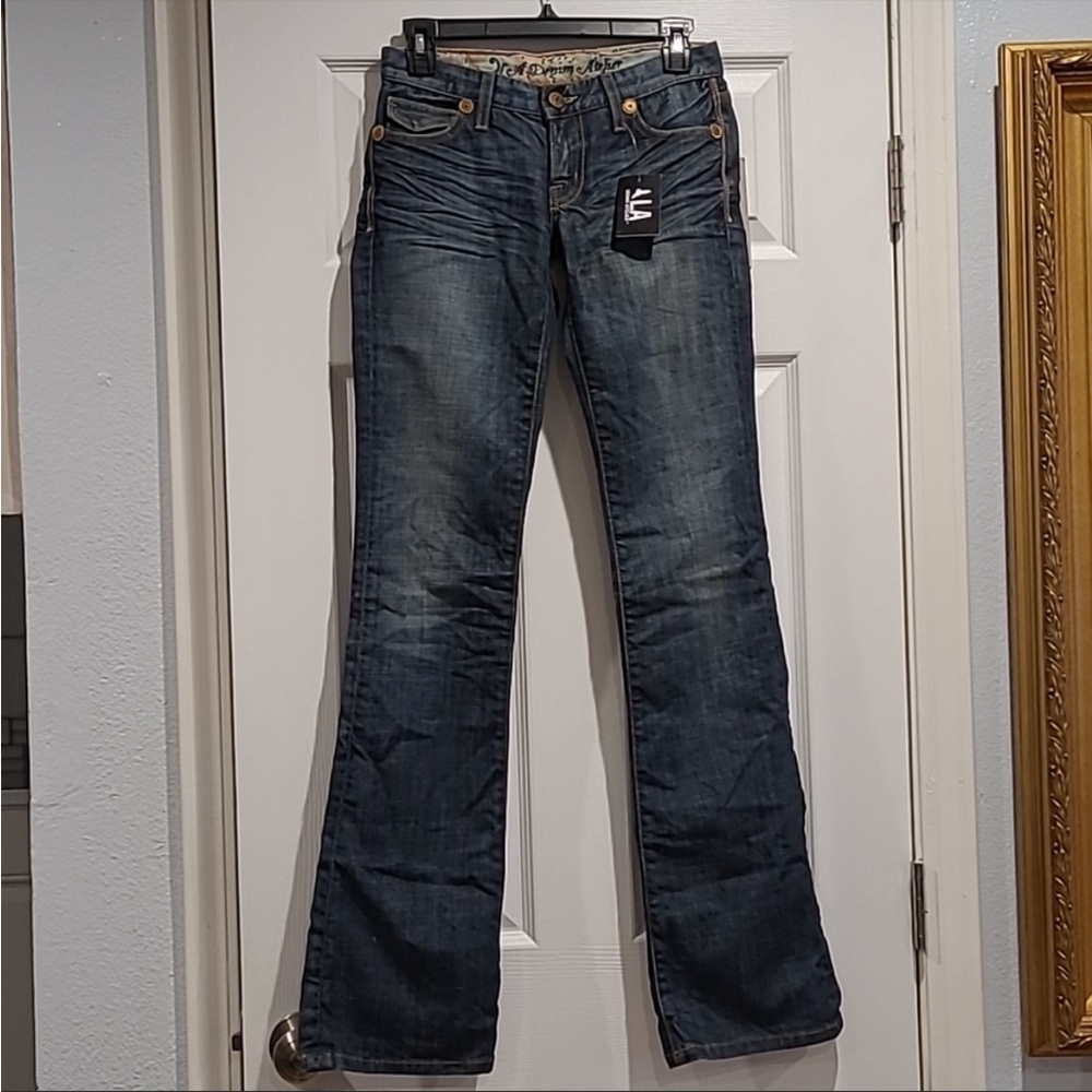 LA Denim Atelier Pico Wash Womens Blue Jeans Waist Size 25 Flare Low Rise